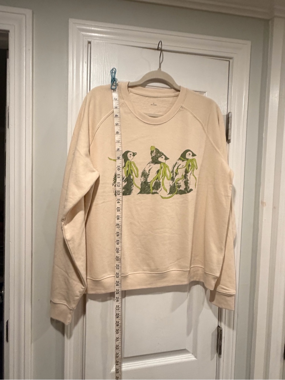 NWOT Maeve Anthropologie Size M Penguin Bow Graphic Sweatshirt Beige Holiday - Picture 3 of 9